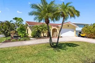 562 Johns Pass Ave, Madeira Beach, FL 33708 - Photo 13