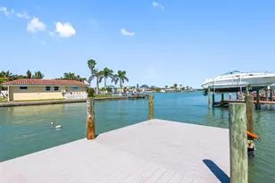 562 Johns Pass Ave, Madeira Beach, FL 33708 - Photo 23
