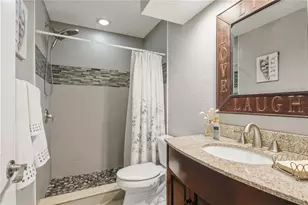 11722 Currie Ln, Largo, FL 33774 - Photo 11