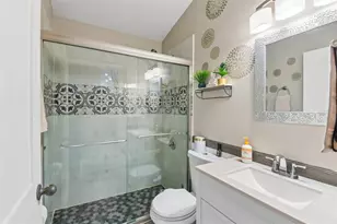8709 Busch Oaks St, Tampa, FL 33617 - Photo 13