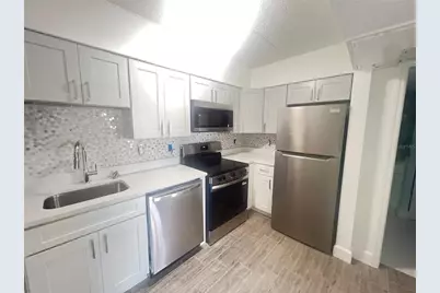 10365 Paradise Boulevard #27, Saint Petersburg, FL 33706 - Photo 9