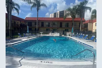 10365 Paradise Boulevard #27, Saint Petersburg, FL 33706 - Photo 15