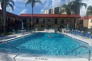 10365 Paradise Blvd, Saint Petersburg, FL 33706 - Photo 15