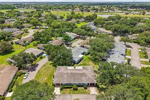 2017 Hampstead Cir, Sun City Center, FL 33573 - Photo 39