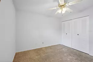 2017 Hampstead Cir, Sun City Center, FL 33573 - Photo 25