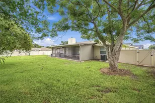2901 Beagle Pl, Seffner, FL 33584 - Photo 19