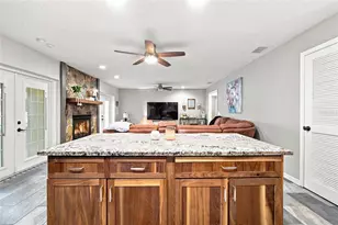 2901 Beagle Pl, Seffner, FL 33584 - Photo 9