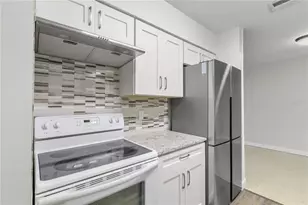 2910 W Price Ave, Tampa, FL 33611 - Photo 11