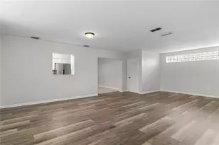 2910 W Price Ave, Tampa, FL 33611 - Photo 17