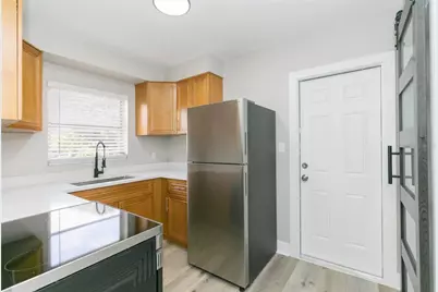 2600 52nd Avenue N #A, Saint Petersburg, FL 33714 - Photo 3