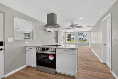 18015 1st Street E, Redington Shores, FL 33708 - Photo 9