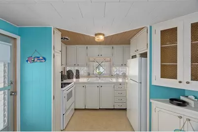 4851 W Gandy Boulevard #B9L36, Tampa, FL 33611 - Photo 17