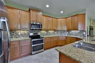 803 Chipper Dr, Sun City Center, FL 33573 - Photo 9