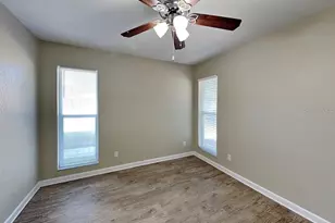 122 Van Dyck Dr, Nokomis, FL 34275 - Photo 11