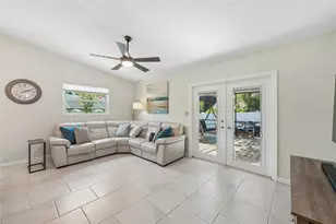 2521 Gulf Breeze Cir, Palm Harbor, FL 34683 - Photo 23