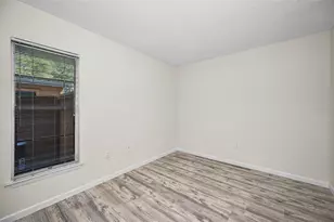 2205 Lennox Rd E, Palm Harbor, FL 34683 - Photo 17