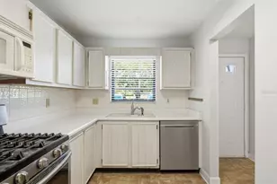 6070 80th St N, Saint Petersburg, FL 33709 - Photo 21