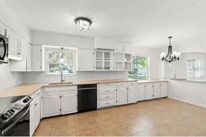 1431 57th Street S, Gulfport, FL 33707 - Photo 11