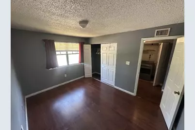 12406 Hibiscus Oak Place #202, Tampa, FL 33612 - Photo 5