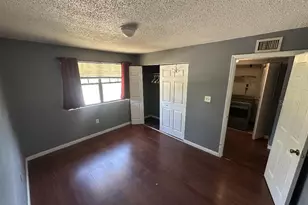 12406 Hibiscus Oak Pl, Tampa, FL 33612 - Photo 5