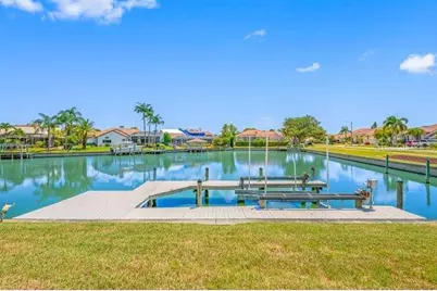 9801 Compass Point Way, Tampa, FL 33615 - Photo 7