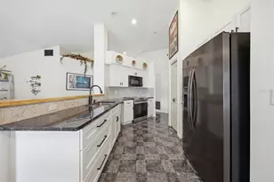 10201 Allenwood Dr, Riverview, FL 33569 - Photo 11