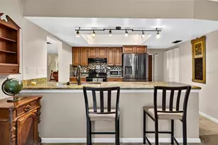 910 Hillside Dr, Lutz, FL 33549 - Photo 11