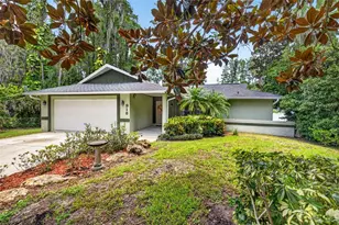 910 Hillside Dr, Lutz, FL 33549 - Photo 1