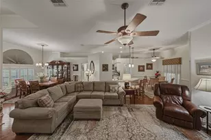 12215 Woodlands Cir, Dade City, FL 33525 - Photo 11