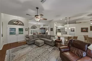 12215 Woodlands Cir, Dade City, FL 33525 - Photo 9
