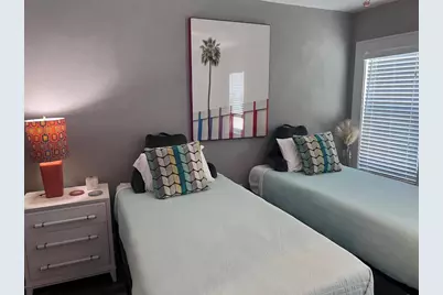 1137 Highland Street S, Saint Petersburg, FL 33701 - Photo 9