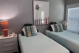 1137 Highland St S, Saint Petersburg, FL 33701 - Photo 9