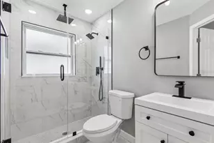 14906 N Bayshore Dr, Madeira Beach, FL 33708 - Photo 23