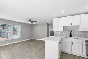 14906 N Bayshore Dr, Madeira Beach, FL 33708 - Photo 17