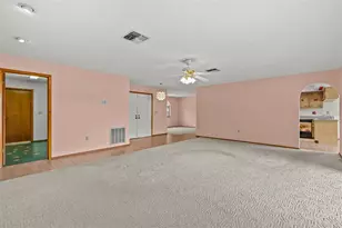 505 Village Oak Dr, Tarpon Springs, FL 34689 - Photo 7