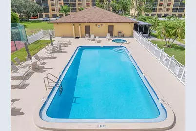 5817 Park Street N #302, Saint Petersburg, FL 33709 - Photo 5