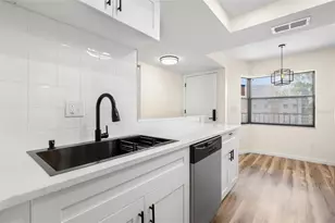 5817 Park St N, Saint Petersburg, FL 33709 - Photo 9