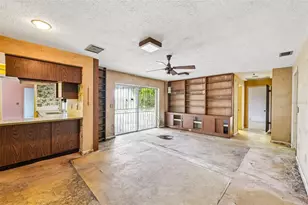 5362 Shalley Cir W, Fort Myers, FL 33919 - Photo 5