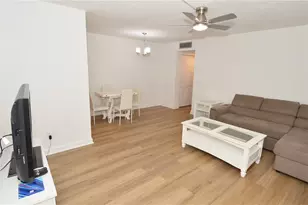 4700 Cove Cir, Saint Petersburg, FL 33708 - Photo 11