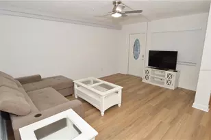 4700 Cove Cir, Saint Petersburg, FL 33708 - Photo 15
