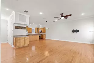 905 Villa Venicia Way, Tampa, FL 33606 - Photo 11