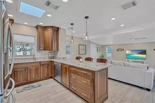 302 S Mayo St, Crystal Beach, FL 34681 - Photo 17