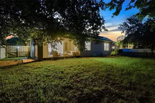 12626 Jillian Cir, Hudson, FL 34669 - Photo 9
