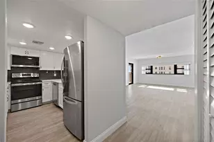 4141 Bayshore Blvd, Tampa, FL 33611 - Photo 3