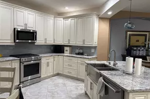 30335 Lettingwell Cir, Wesley Chapel, FL 33543 - Photo 3
