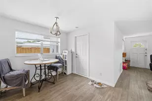 8952 Narcissus Ave, Seminole, FL 33777 - Photo 9