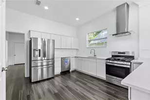 2141 Upton Ct S, Saint Petersburg, FL 33712 - Photo 7
