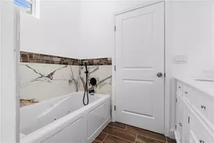 2141 Upton Ct S, Saint Petersburg, FL 33712 - Photo 25