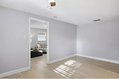 2815 N Taliaferro Avenue, Tampa, FL 33602 - Photo 13