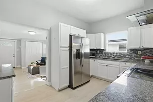 2815 N Taliaferro Ave, Tampa, FL 33602 - Photo 5
